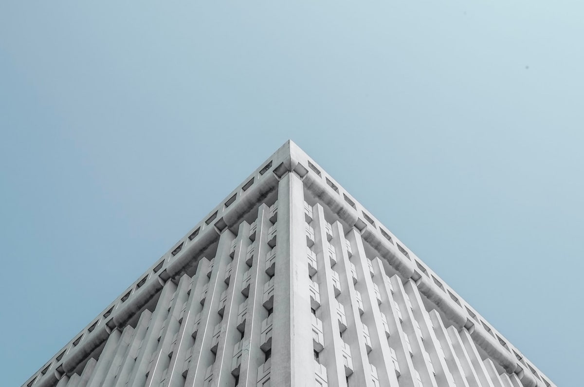 体育赛事-罗马体育报：皇马或将第三次邀请阿莱格里执教